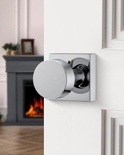 Polished Chrome Door Knobs Interior, Heavy Duty Interior Door Knob, Square Bathroom/Bedroom Door Knob with Lock, Zinc Alloy Indoor DoorKnob (1 Pack)