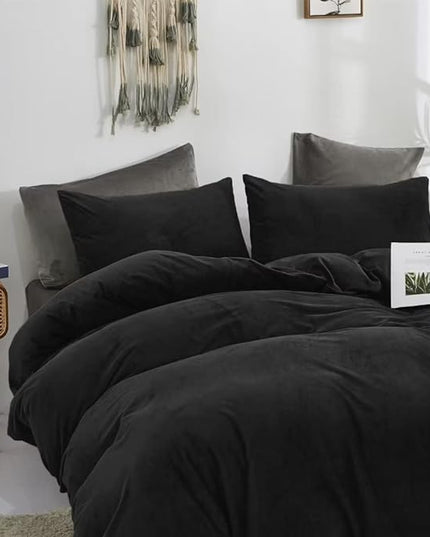 CLOTHKNOW Black Velvet King Size Comforter Set 3Pcs Fluffy Bedding Comforter Sets Soft Comforter Cozy Black Comforter with 2 x Pillow Cases