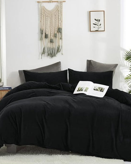 CLOTHKNOW Black Velvet King Size Comforter Set 3Pcs Fluffy Bedding Comforter Sets Soft Comforter Cozy Black Comforter with 2 x Pillow Cases