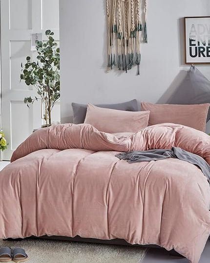 CLOTHKNOW Pink Fluffy Queen Comforter Set 3Pcs Velvet Bedding Comforter Sets Blush Queen Comforter Girls Women Comforter with 2 x Pillow Cases