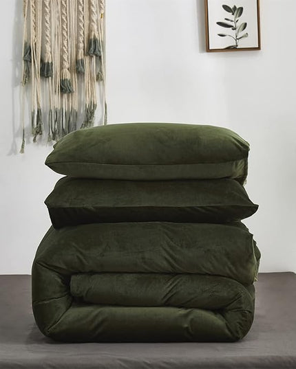 Luxlovery Army Green Velvet Comforter Set Queen Dark Green Flannel Bedding Comforter Blackish Green Minimalist Bedding Set Thick Soft Breathable Blanket Quilts Modern Winter Comforter for Women Men