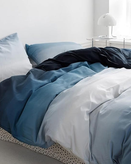 CLOTHKNOW Blue White Twin/Twin XL Comforter Set 3Pcs Blue Gradient Bedding Comforter Sets with 2 x Pillow Cases Soft All Season Comforter
