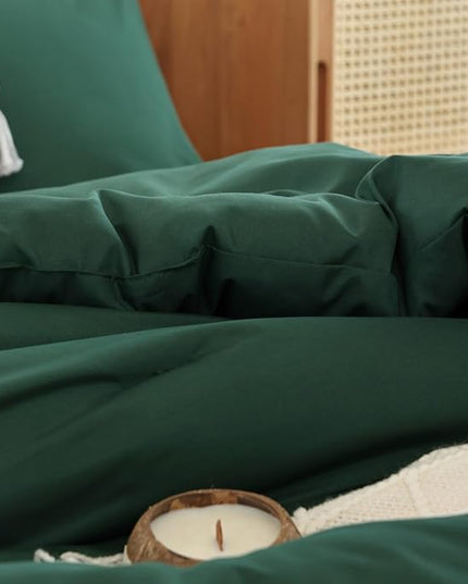 ROSGONIA Oversized Queen Comforter Emerald Green, 3pcs (1 Green Comforter & 2 Pillowcases) Lightweight Oversized Queen Comforter Sets Bedding Blanket Quilts