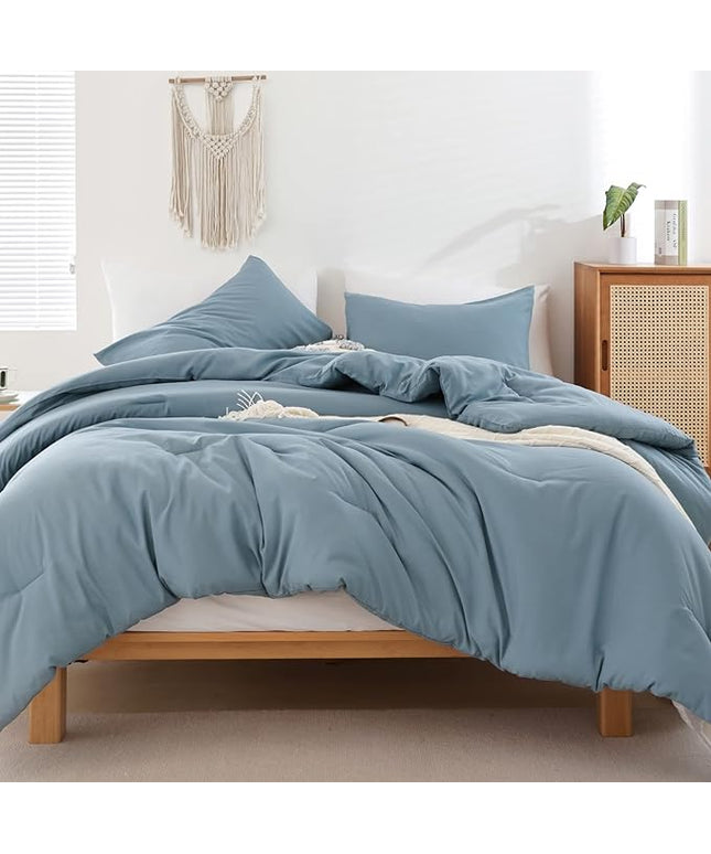 ROSGONIA Oversized King Comforter Dusty Blue, 3pcs (1 Boho Comforter & 2 Pillowcases) Lightweight Oversized King Size Comforter Sets Bedding Blanket