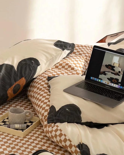 Houseri Black and White Floral Comforter Set Full for Teen Girls Kawaii 3D Sunflower Bedding Comforters Sets Full Size Black Botanical Comforter Cute Relief Print Beige Brown Plaid Bedding Sets Full