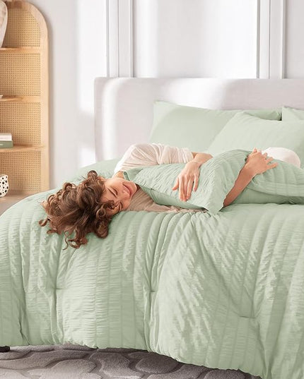 MUXHOMO 7 Pieces King Comforter Set, Seersucker Bed in a Bag King Size, All Season Luxury Bedding Set with Comforter, Flat Sheet, Fitted Sheet, Pillowcases & Shams, Light Green