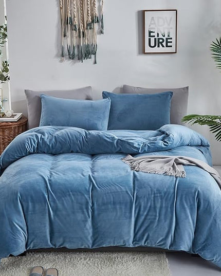 CLOTHKNOW Blue Velvet Full Size Comforter Sets Fluffy Bedding Comforter Sets Soft Lake Blue Comforter with 2 x Pillow Cases