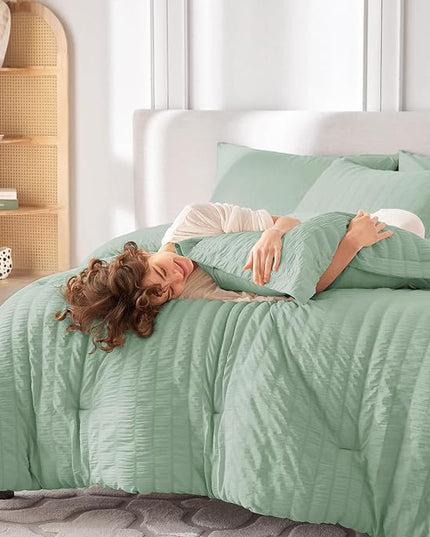 MUXHOMO 5 Pieces Twin Comforter Set, Seersucker Bed in a Bag Twin Size, All Season Luxury Bedding Set with Comforter, Flat Sheet, Fitted Sheet, Pillowcase & Sham, Sage Green