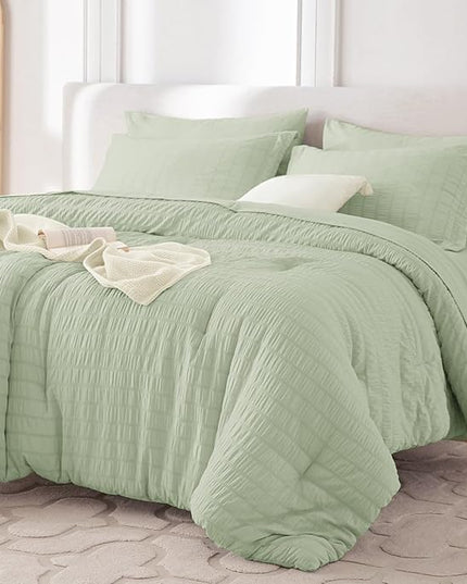 MUXHOMO 7 Pieces King Comforter Set, Seersucker Bed in a Bag King Size, All Season Luxury Bedding Set with Comforter, Flat Sheet, Fitted Sheet, Pillowcases & Shams, Light Green
