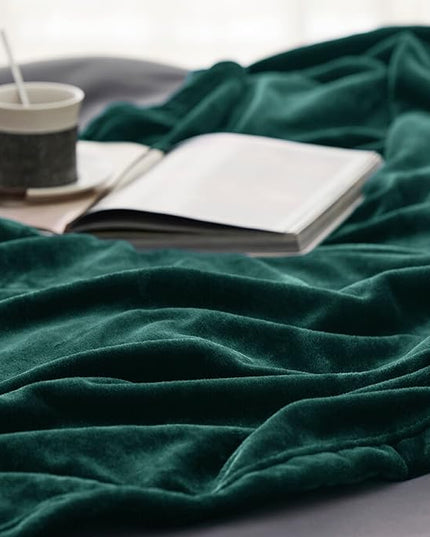 Bedsure GentleSoft Fleece Blankets Queen Size Emerald Green - Bed Blanket Soft Lightweight Plush Fuzzy Cozy Luxury Microfiber, 90x90 inches
