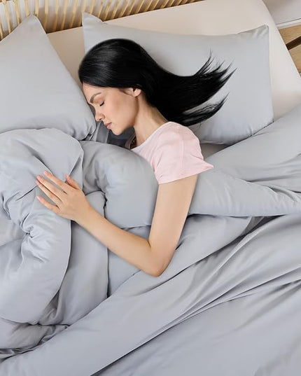 ROSGONIA Oversized King Comforter Light Gray, 3pcs (1 Grey Comforter & 2 Pillowcases), Soft Lightweight Oversized King Size Comforter Sets Bedding