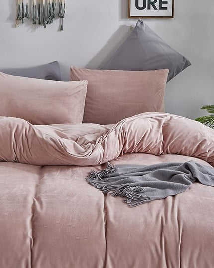 CLOTHKNOW Pink Fluffy Queen Comforter Set 3Pcs Velvet Bedding Comforter Sets Blush Queen Comforter Girls Women Comforter with 2 x Pillow Cases