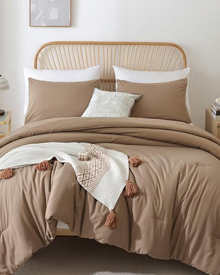 ROSGONIA Oversized King Comforter Dark Khaki, 3pcs (1 Boho Comforter & 2 Pillowcases) Lightweight Oversized King Size Comforter Sets Bedding Blanket