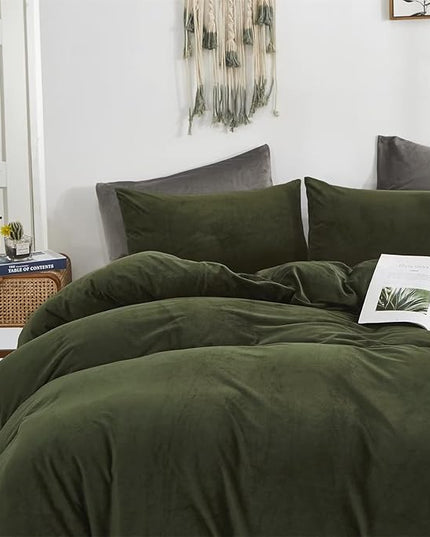 Houseri Velvet Olive Green Comforter Sets Full Fluffy Army Green Bedding Comforter Sets Warm Comfy Soft Dark Green Sherpa Bed Set Deep Green Flannel Dark Color Puffy Fuzzy Plush Quilts Blankets Full