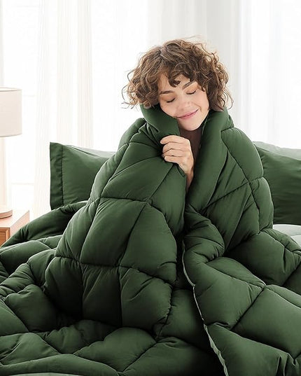 MUXHOMO 7 Pieces California King Comforter Set, Reversible Bed in a Bag Cal King Size, All Season Bedding Set with Comforter, Flat Sheet, Fitted Sheet, Pillowcases & Shams, Dark Green & Light Green