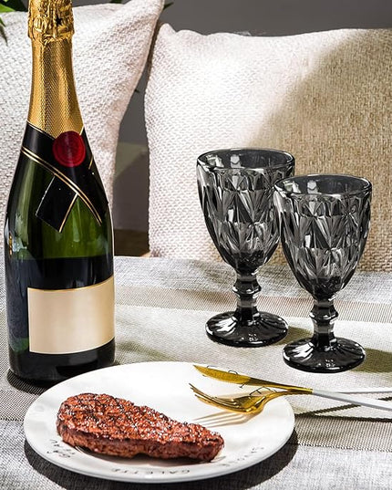 32 Pack Vintage Wine Glasses, Plastic Reusable 12 Ounce Colored Water Goblets, Unique Embossed Pattern Unbreakable Stemmed Wine Glasses, High Clear Wedding Party Bar Drinking Cups Black