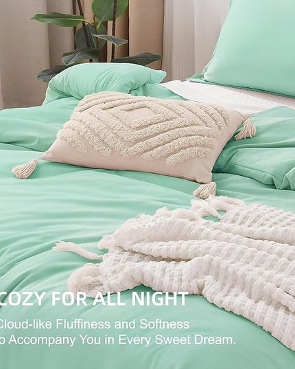 Litanika Comforters Mint Green Queen Size, 3 Pieces Lightweight Solid Bedding Set & Collections, All Season Fluffy Bed Set (90x90In Comforter & 2 Pillowcases)