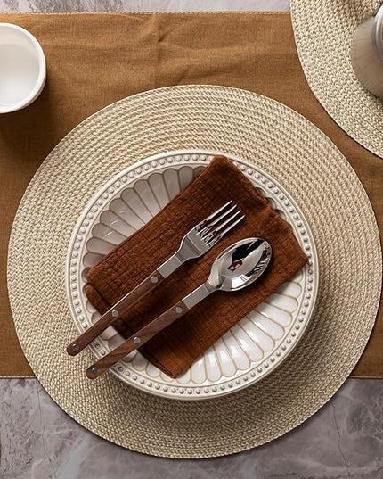 Round Placemats Set of 4 Plastic Woven Placemats Washable Wipeable Table Mats for Dining Table Heat Resistant Non-Slip Circle Place Mats (Beige-Brown)