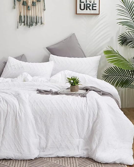 Houseri Full Size Comforter Set - Boho Tufted Bedding for Teen Girls in Plain White Jacquard with Geometric Embroidery and Aztec Quilt Blankets
