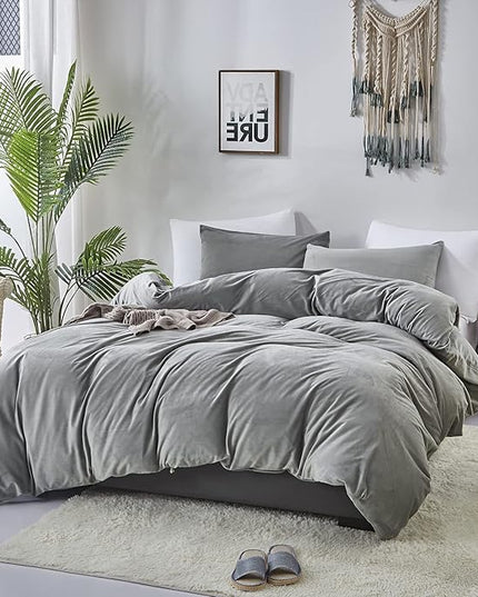 CLOTHKNOW Grey Fluffy Queen Comforter Set Velvet Bedding Comforter Sets Soft Gray Queen Comforter Flannel Comforter with 2 x Pillow Cases