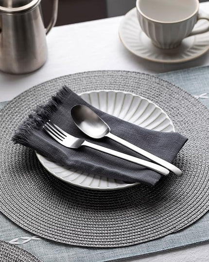 Round Placemats Set of 6 Plastic Woven Placemats Washable Wipeable Table Mats for Dining Table Heat Resistant Non-Slip Circle Place Mats (Gray)