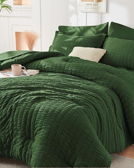 HYMOKEGE Dark Green King Size Comforter Set Seersucker 7 Pieces, All Season Luxury Bed in a Bag for Bedroom, Bedding Set with Comforters, Sheets, Pillowcases & Shams