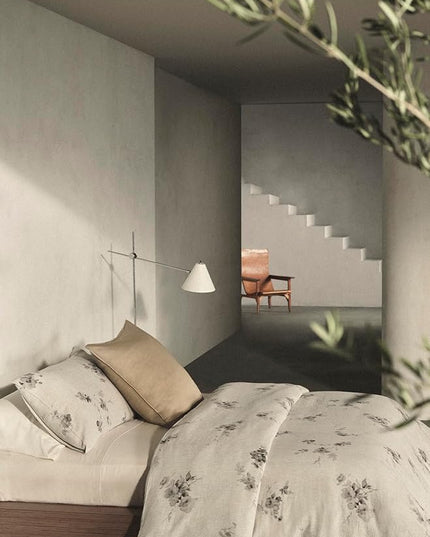 Calvin Klein - King Duvet Cover Set, Soft 100% Cotton Gauze Mélange Bedding, Tailored Knife-Edge Finish, 3 Piece Bed Set with Matching Pillowcases (Aquarelle Floral Grey)