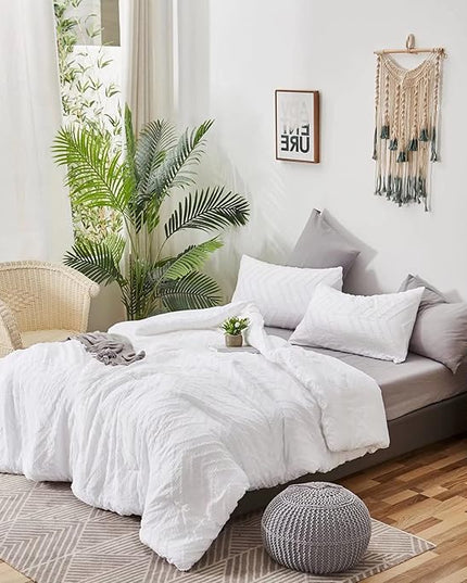 Houseri Full Size Comforter Set - Boho Tufted Bedding for Teen Girls in Plain White Jacquard with Geometric Embroidery and Aztec Quilt Blankets