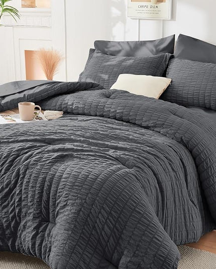 HYMOKEGE Oversized Queen Comforter Set Seersucker 7 Pieces, All Season Luxury Bed in a Bag for Bedroom, Bedding Set with Comforter, Sheets, Pillowcases & Shams, Dark Grey