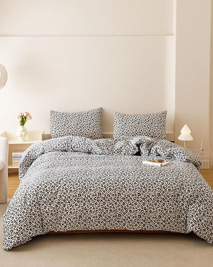 CLOTHKNOW Black Cheetah Full Size Comforter Sets 3Pcs Leopard Print Bedding Comforter Sets Soft Black Brown Bedding Sets with 2 x Pillow Cases