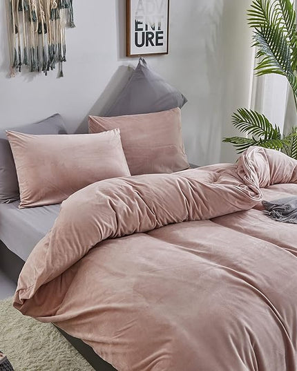 CLOTHKNOW Pink Fluffy Queen Comforter Set 3Pcs Velvet Bedding Comforter Sets Blush Queen Comforter Girls Women Comforter with 2 x Pillow Cases