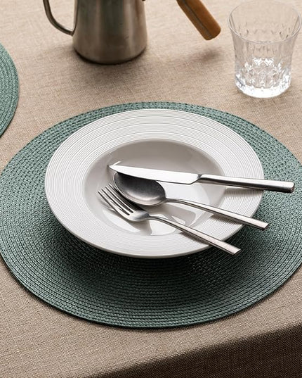 Round Placemats Set of 6 Plastic Woven Placemats Washable Wipeable Table Mats for Dining Table Heat Resistant Non-Slip Circle Place Mats (Dusk Green)