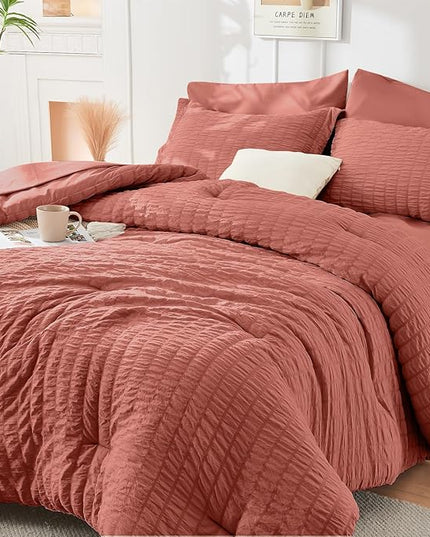 HYMOKEGE Coral Full Size Comforter Sets Seersucker 7 Pieces, All Season Luxury Bed in a Bag for Bedroom, Bedding Set with Comforter, Sheets, Pillowcases & Shams