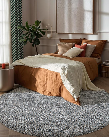 Seasons SE95 Winter Blues 4' x 4' Round - Braided Area Rug, Home Decor, Floor Mat or Bedroom Rug - Easy Care, Ideal for High Traffic Areas in Hallway and Living Room - Made in USA