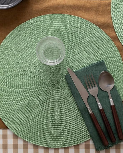 Round Placemats Set of 6 Plastic Woven Placemats Washable Wipeable Table Mats for Dining Table Heat Resistant Non-Slip Circle Place Mats (Green)