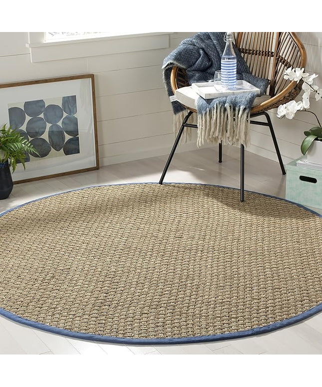 SAFAVIEH Area Rug 6' Round - Natural Fiber Collection - Natural & Navy, Seagrass, Basketweave Pattern with Border (NF114T)